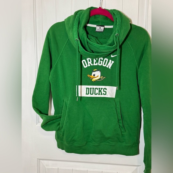 Nike Women’s Oregon Ducks Green Sweatshirt - Picture 2 of 8